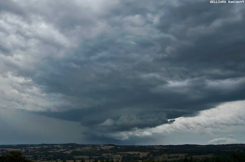 120823_20h53_meso_supercell1.jpg